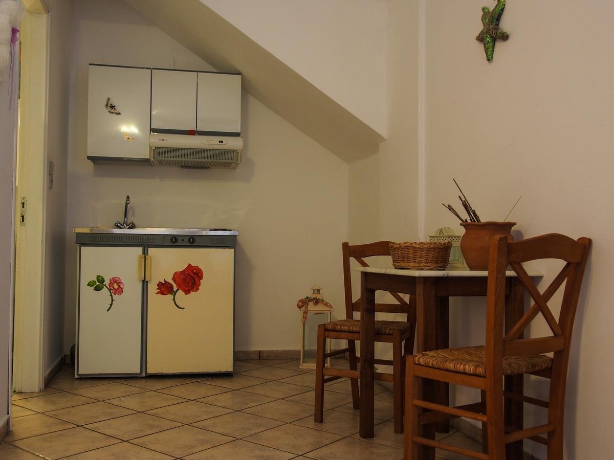 Manos Apartments Megas Gialos - Nites Luaran gambar