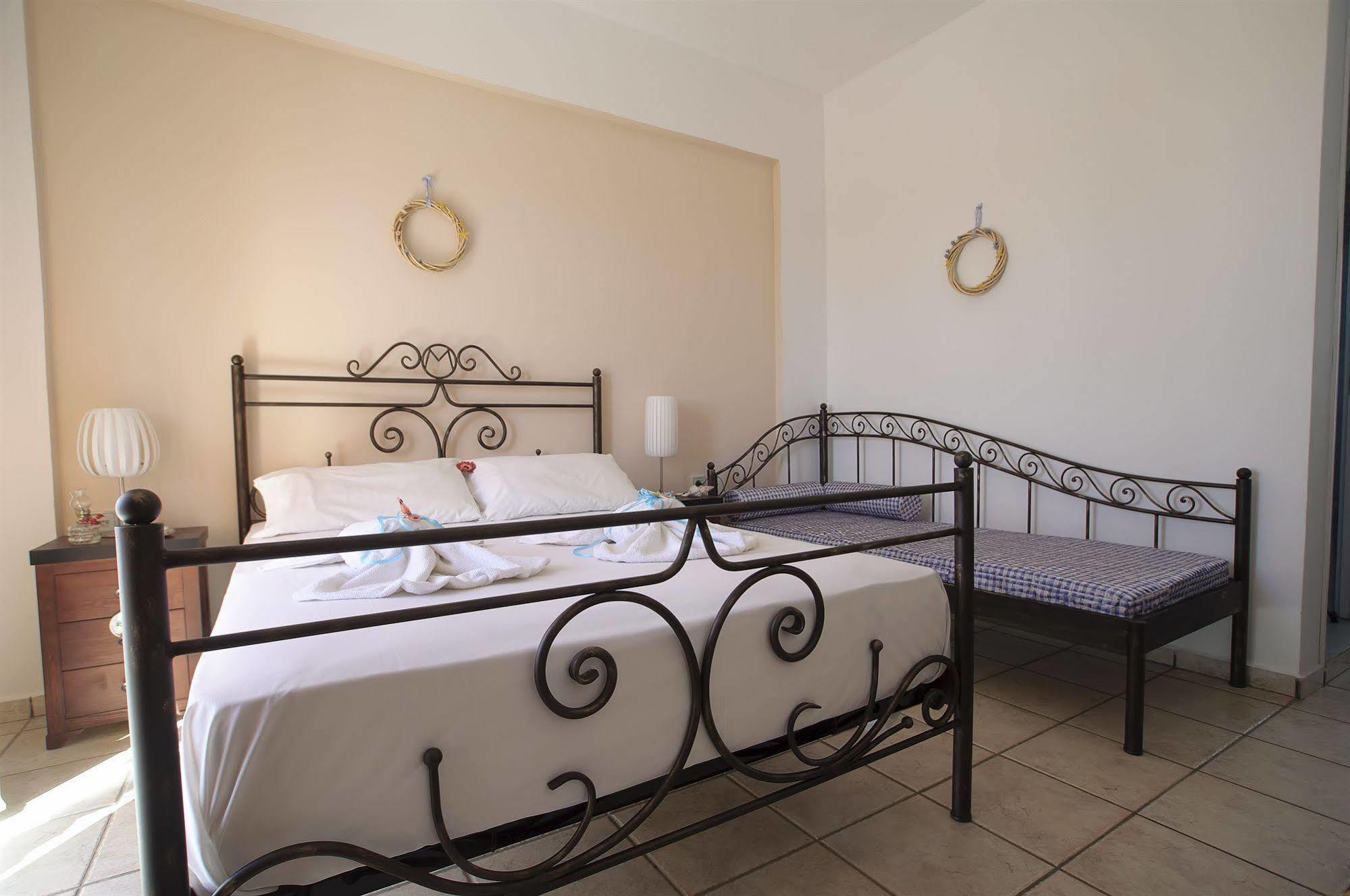 Manos Apartments Megas Gialos - Nites Luaran gambar