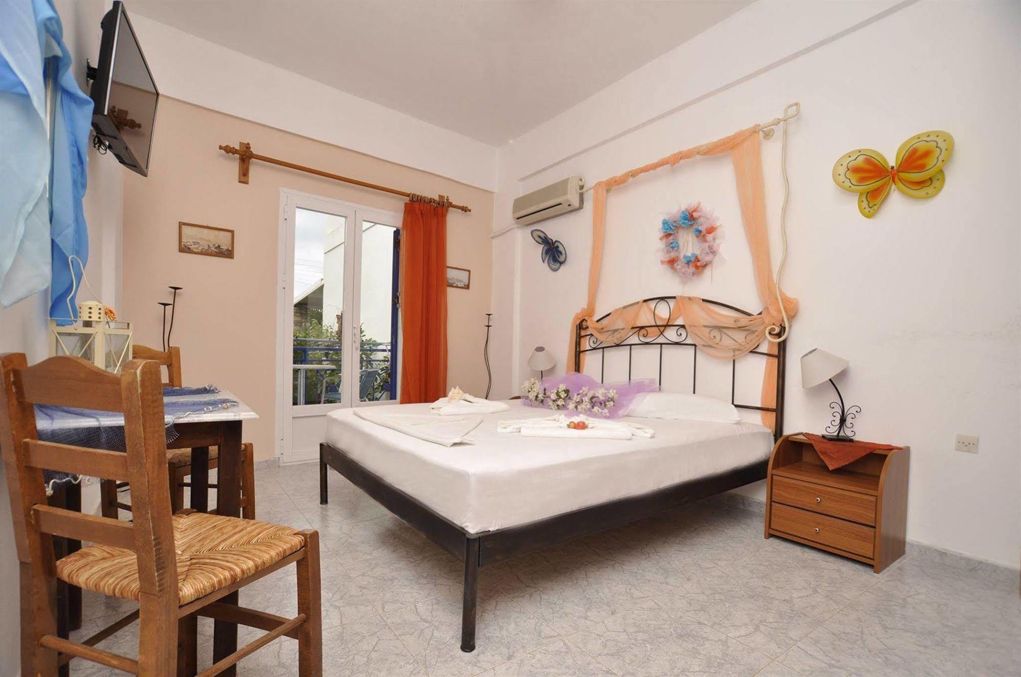 Manos Apartments Megas Gialos - Nites Luaran gambar