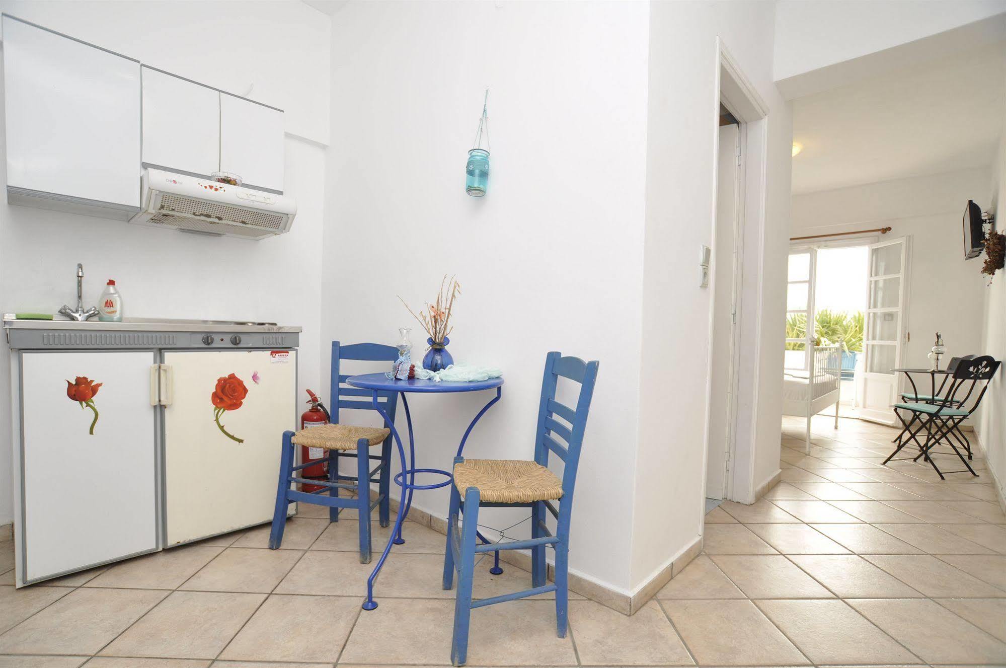 Manos Apartments Megas Gialos - Nites Luaran gambar