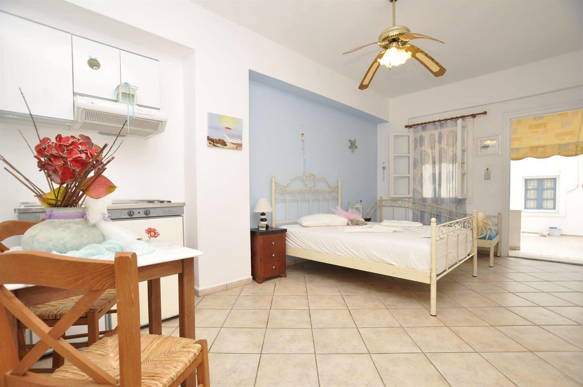 Manos Apartments Megas Gialos - Nites Luaran gambar