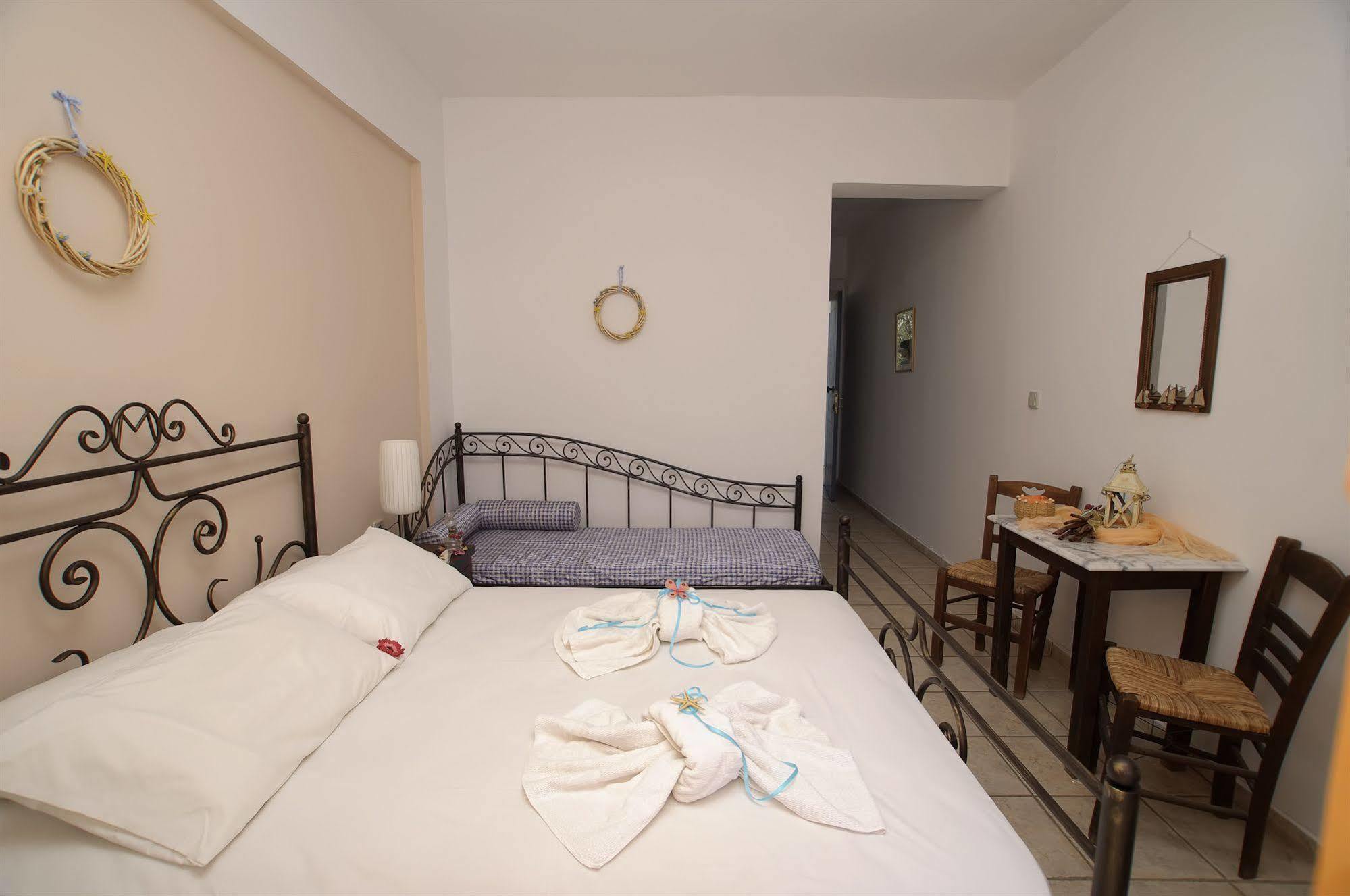 Manos Apartments Megas Gialos - Nites Luaran gambar