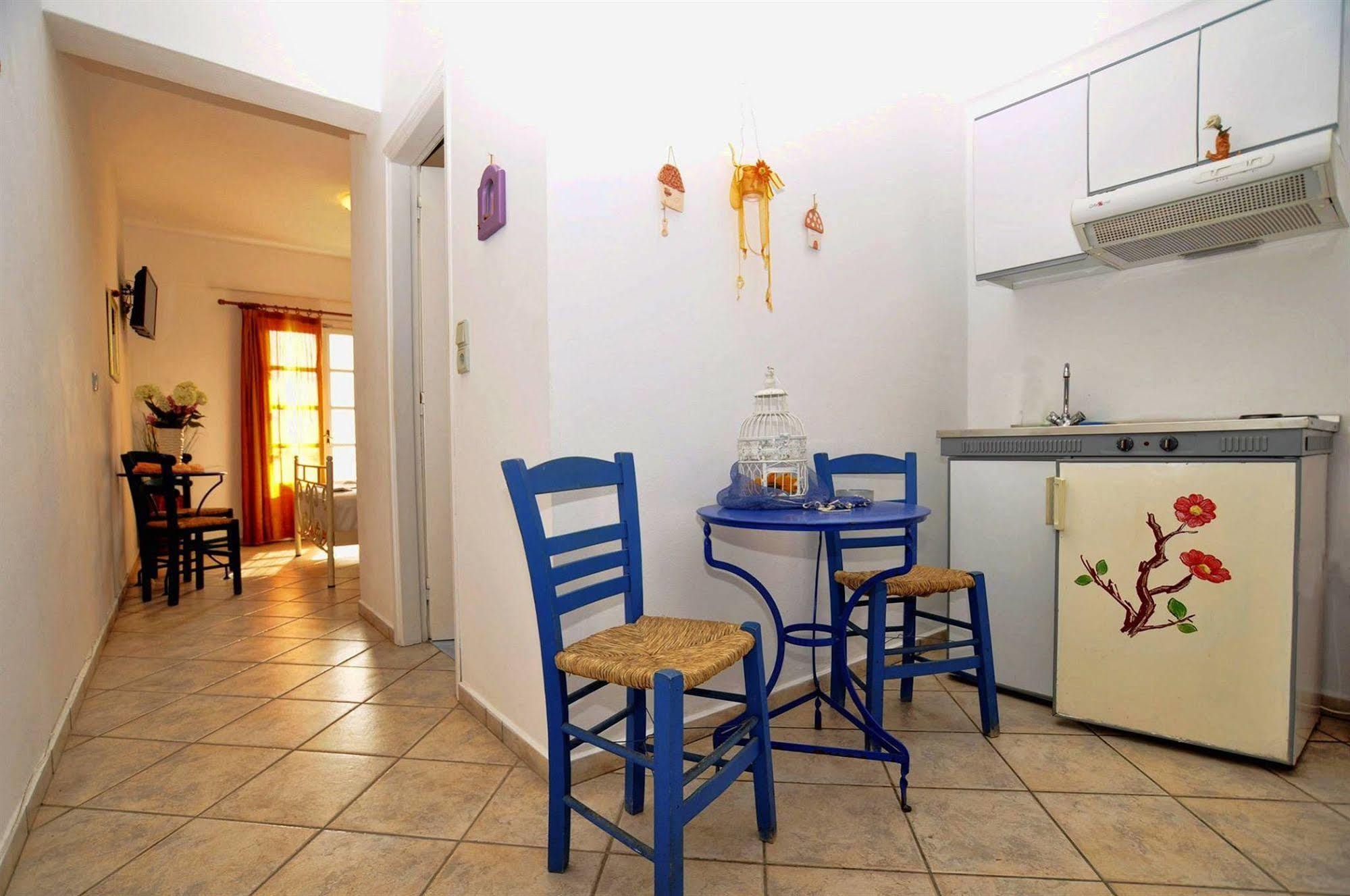 Manos Apartments Megas Gialos - Nites Luaran gambar